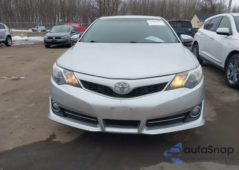 2012 Toyota Camry Se z USA, uszkodzony, nr VIN 4T1BF1FK8CU144331